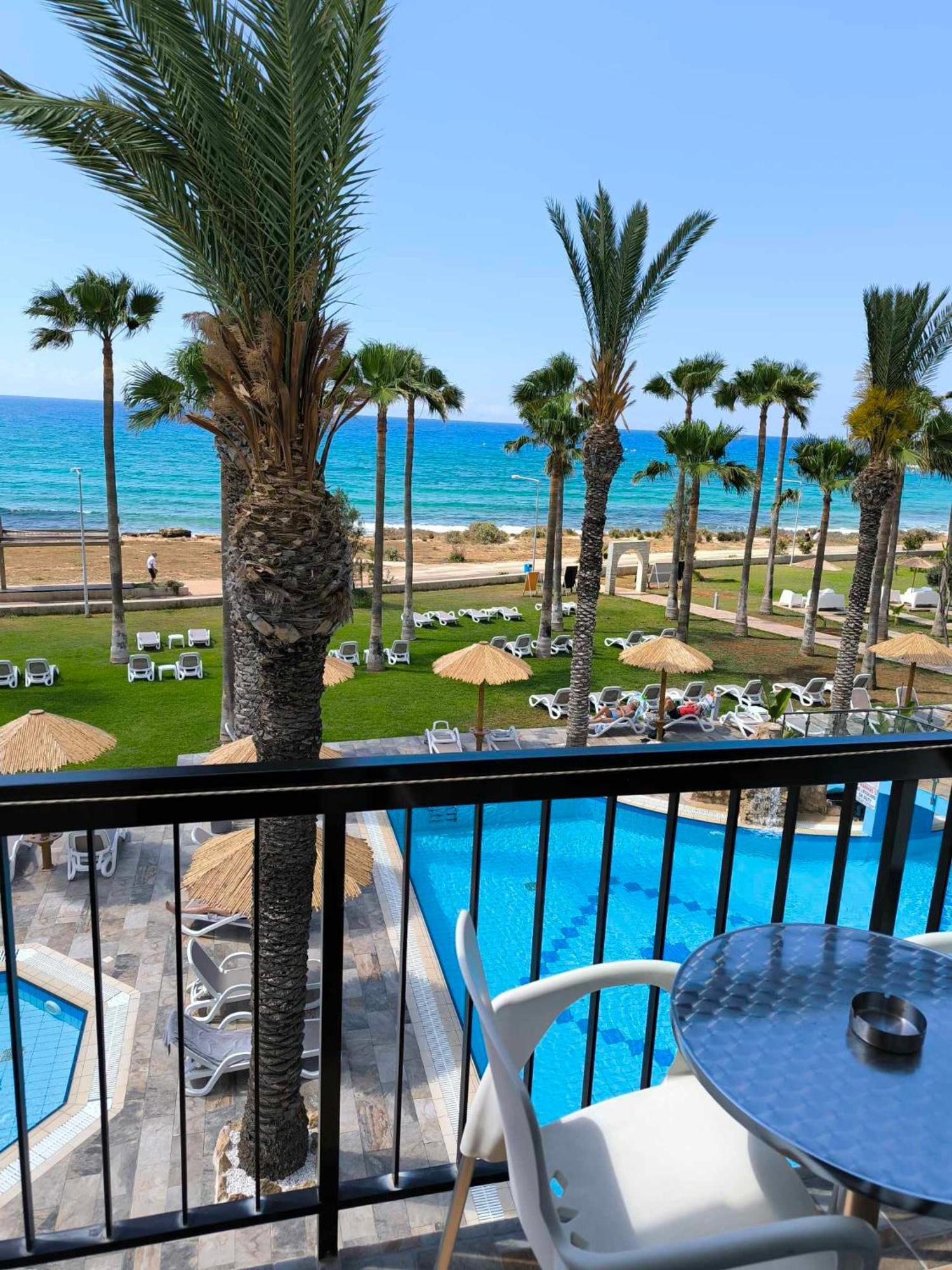 Simos Magic Beach Hotel Apts Ayia Napa Exterior foto